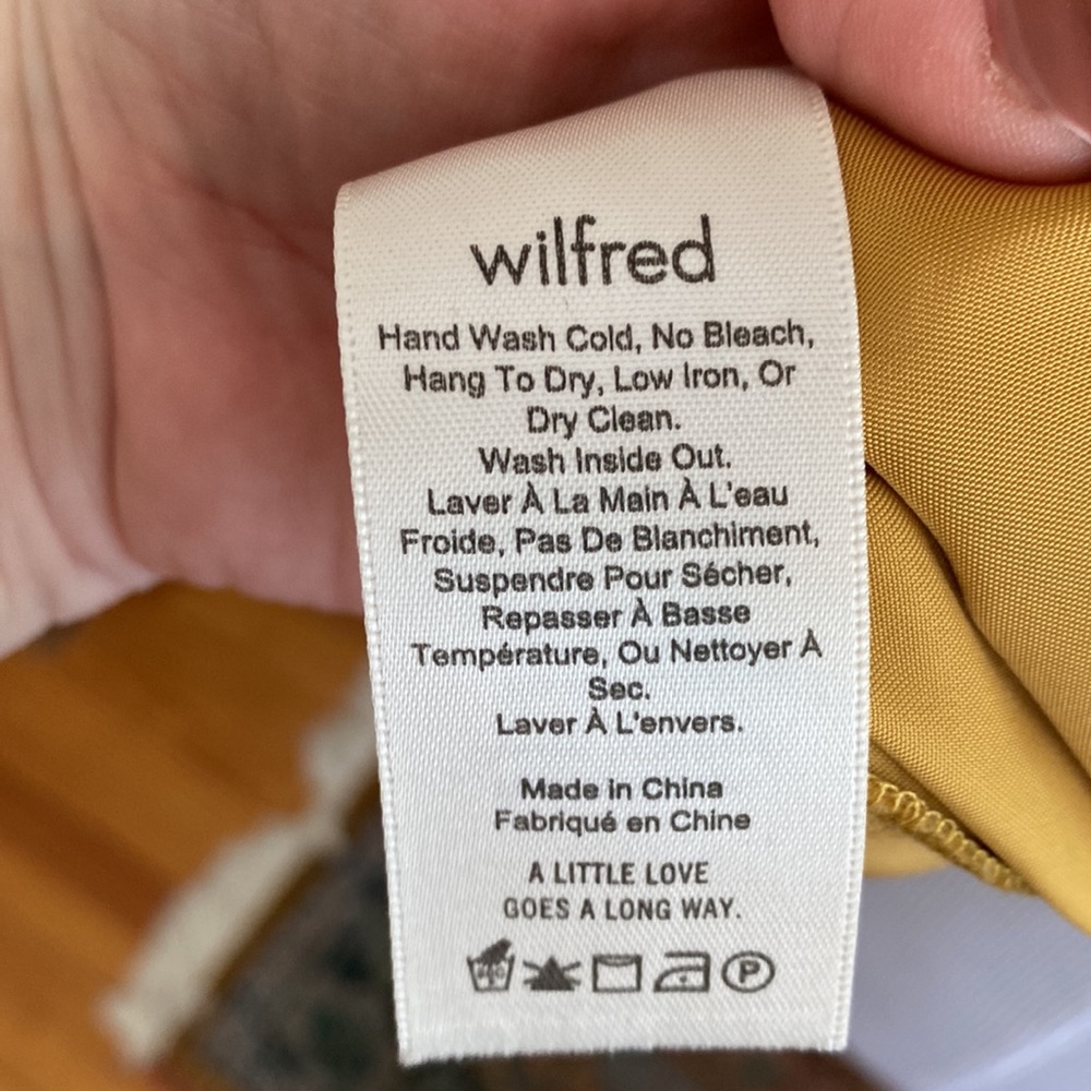 Beautiful Aritzia gold satin camisole from Wilfred brand. MSRP 68$ - Picture 8 of 9